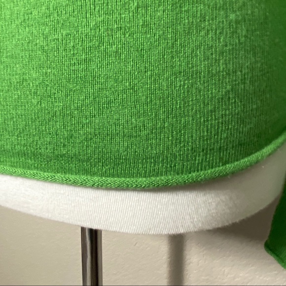 Green Crewneck Raw Hem Lightweight Sweater - Picture 3 of 8